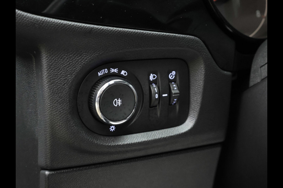 Opel Corsa 1.2 Edition Sport (APPLE CARPLAY,NAVI,CAMERA,360 VIEW,CRUISE,GETINT,LED,SPORTSTOELEN,LM VELGEN,NETTE STAAT)