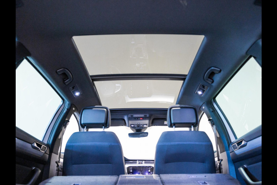 Volkswagen Passat Variant 1.4 TSI PHEV GTE Business / 218pk / Panorama dak / Head-up display / Achteruitrij camera /