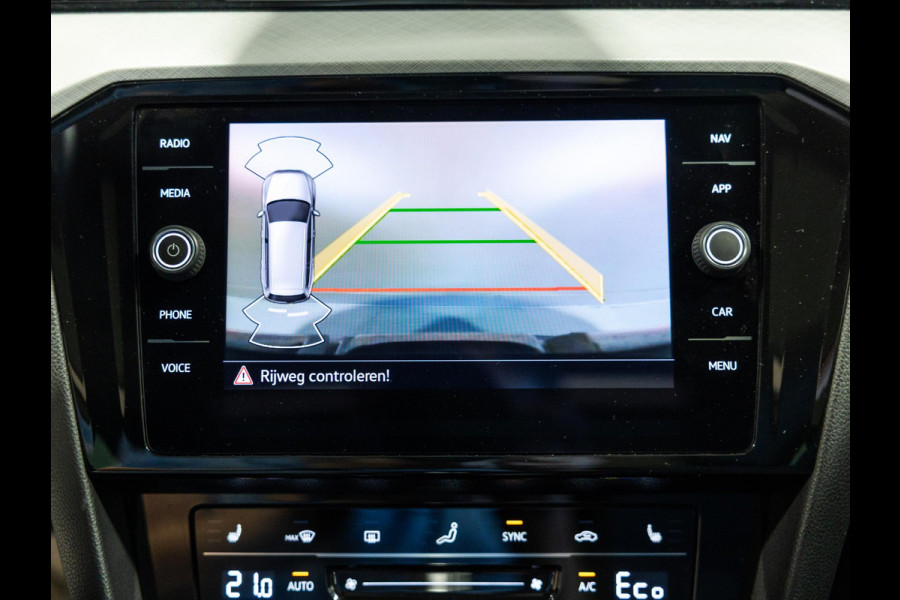 Volkswagen Passat Variant 1.4 TSI PHEV GTE Business / 218pk / Panorama dak / Head-up display / Achteruitrij camera /