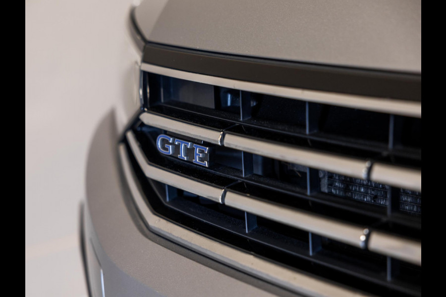 Volkswagen Passat Variant 1.4 TSI PHEV GTE Business / 218pk / Panorama dak / Head-up display / Achteruitrij camera /
