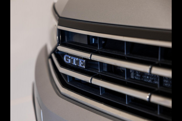 Volkswagen Passat Variant 1.4 TSI PHEV GTE Business / 218pk / Panorama dak / Head-up display / Achteruitrij camera /
