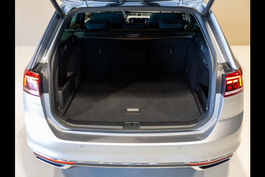 Volkswagen Passat Variant 1.4 TSI PHEV GTE Business / 218pk / Panorama dak / Head-up display / Achteruitrij camera /