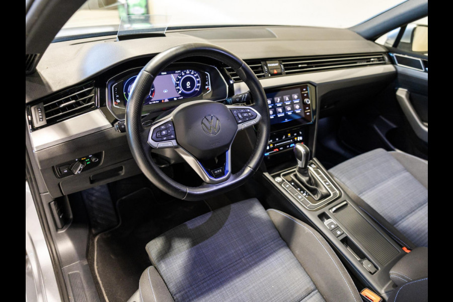 Volkswagen Passat Variant 1.4 TSI PHEV GTE Business / 218pk / Panorama dak / Head-up display / Achteruitrij camera /