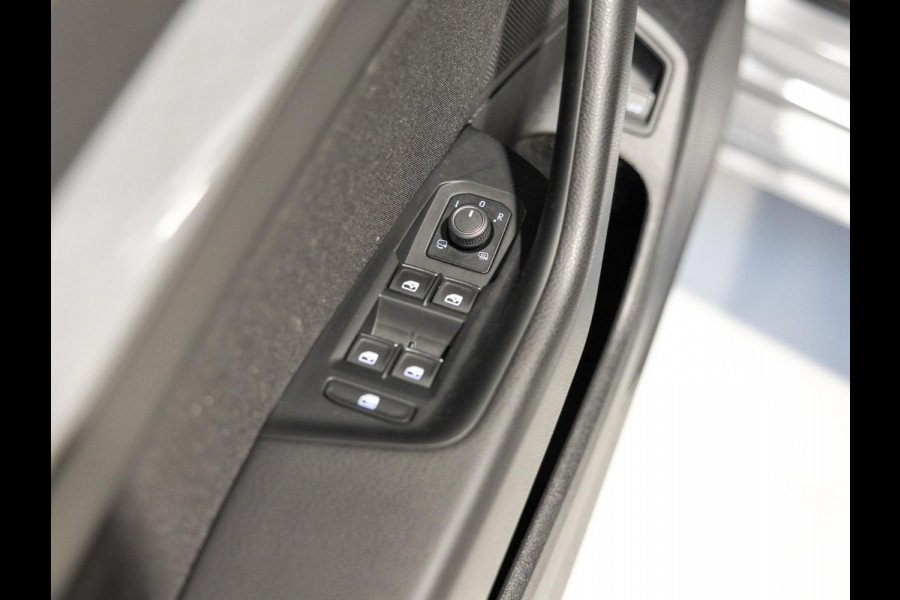 Volkswagen Passat Variant 1.4 TSI PHEV GTE Business / 218pk / Panorama dak / Head-up display / Achteruitrij camera /