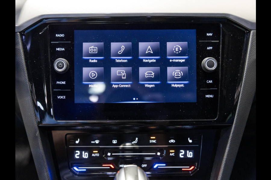 Volkswagen Passat Variant 1.4 TSI PHEV GTE Business / 218pk / Panorama dak / Head-up display / Achteruitrij camera /