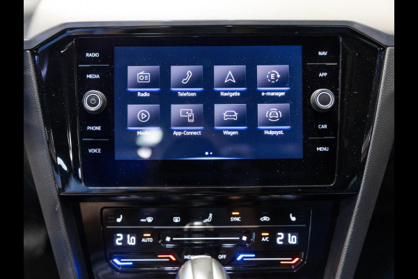 Volkswagen Passat Variant 1.4 TSI PHEV GTE Business / 218pk / Panorama dak / Head-up display / Achteruitrij camera /
