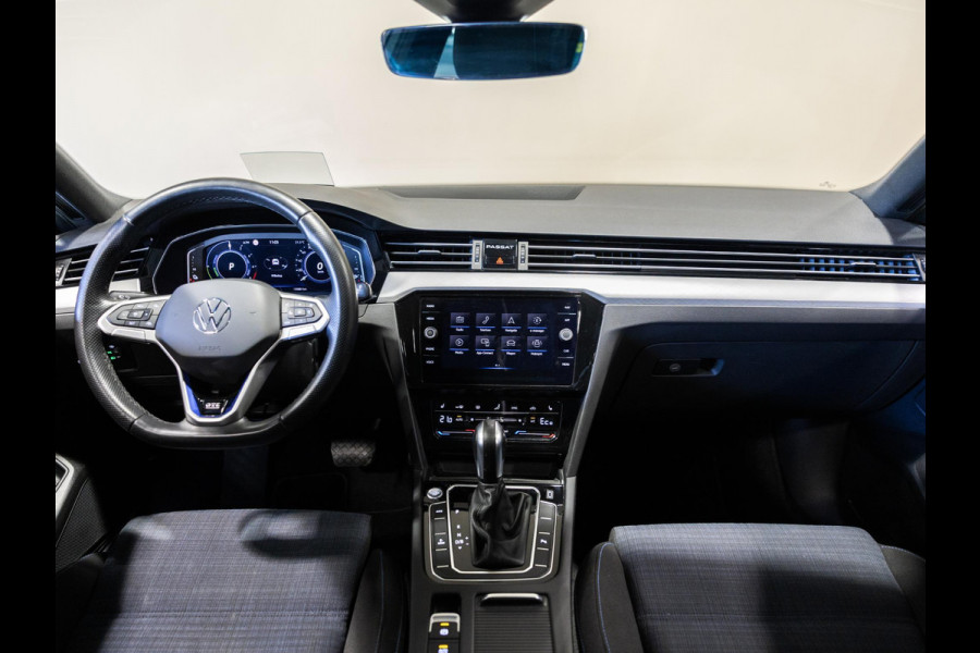 Volkswagen Passat Variant 1.4 TSI PHEV GTE Business / 218pk / Panorama dak / Head-up display / Achteruitrij camera /