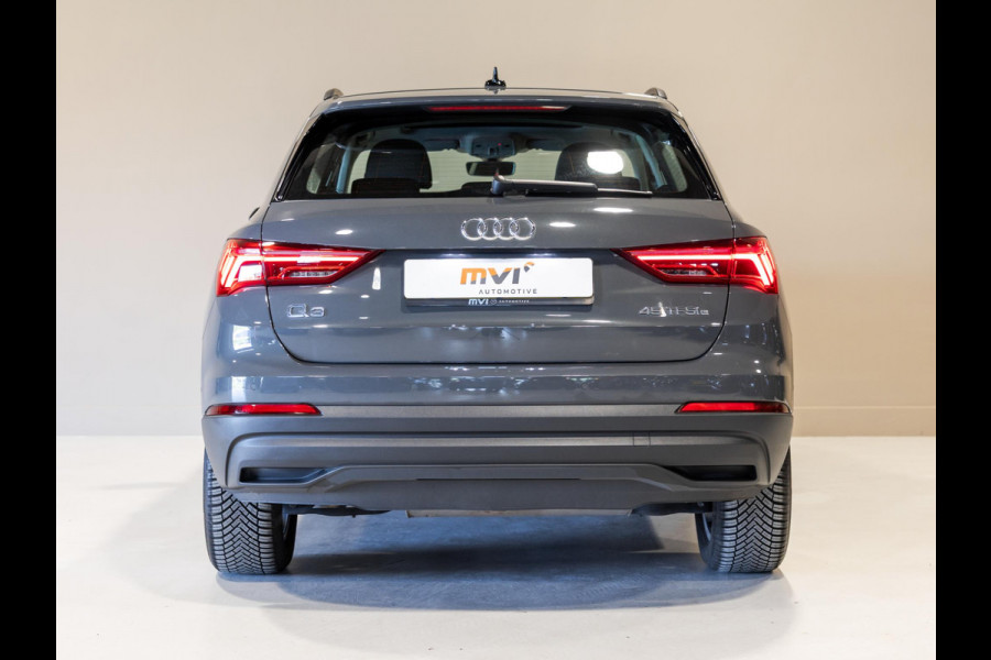 Audi Q3 45 TFSI e Business Edition / 245pk / Keyless / Dodehoek herkenning / Adaptieve cruise control /