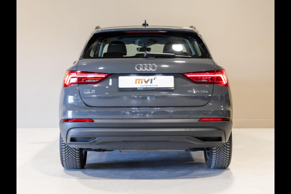 Audi Q3 45 TFSI e Business Edition / 245pk / Keyless / Dodehoek herkenning / Adaptieve cruise control /