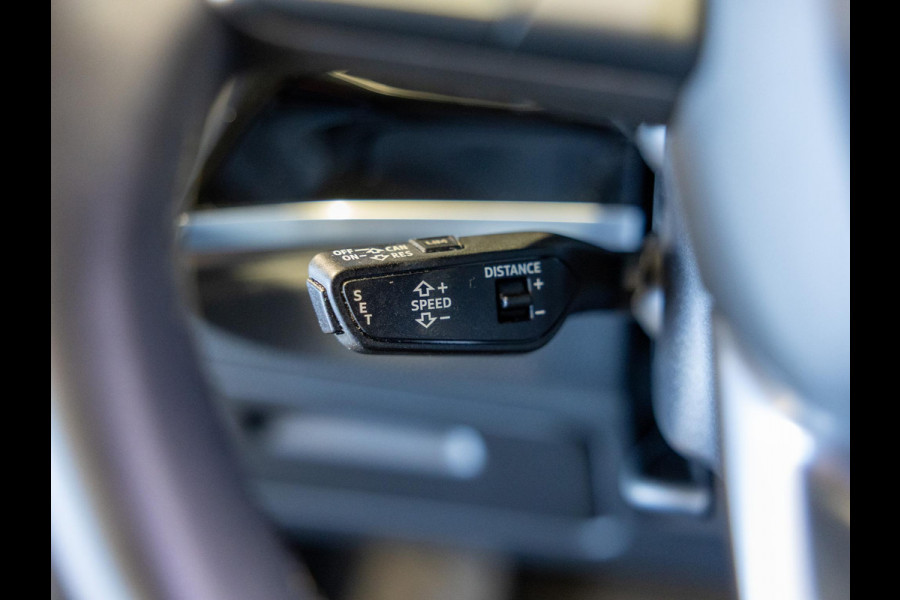 Audi Q3 45 TFSI e Business Edition / 245pk / Keyless / Dodehoek herkenning / Adaptieve cruise control /