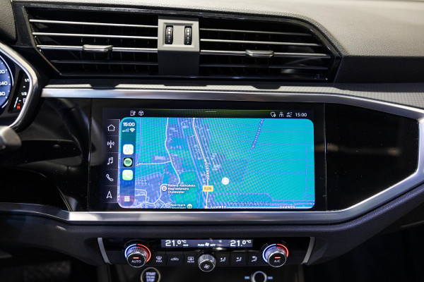 Audi Q3 45 TFSI e Business Edition / 245pk / Keyless / Dodehoek herkenning / Adaptieve cruise control /