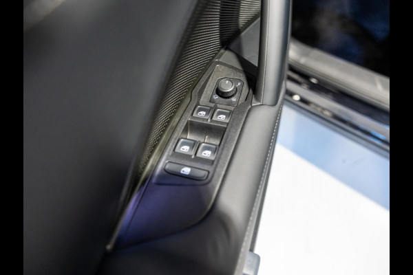 Volkswagen Tiguan 1.5 eHybrid Life Edition / 204pk / SoH 100% / Achteruitrij camera / Dodehoek herkenning / CarPlay /