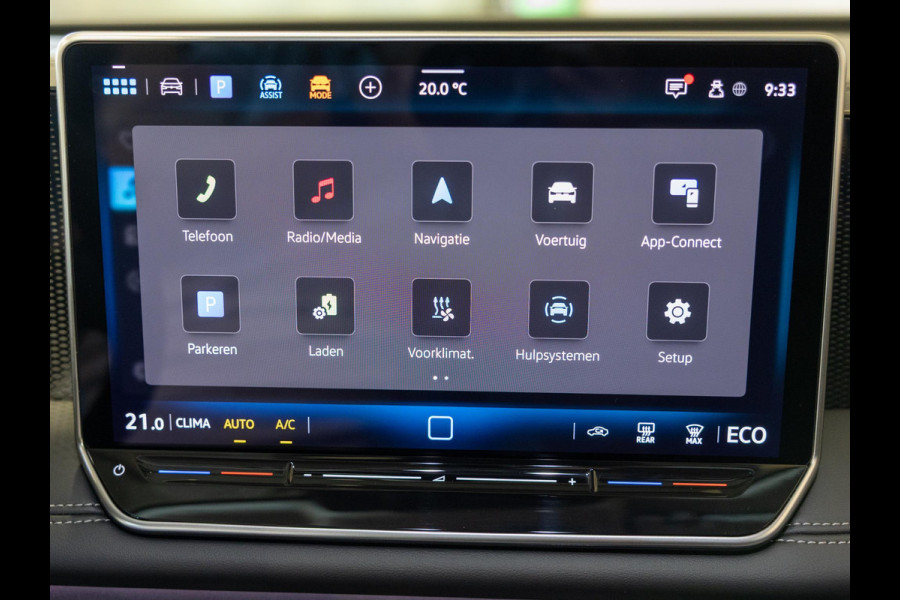 Volkswagen Tiguan 1.5 eHybrid Life Edition / 204pk / SoH 100% / Achteruitrij camera / Dodehoek herkenning / CarPlay /