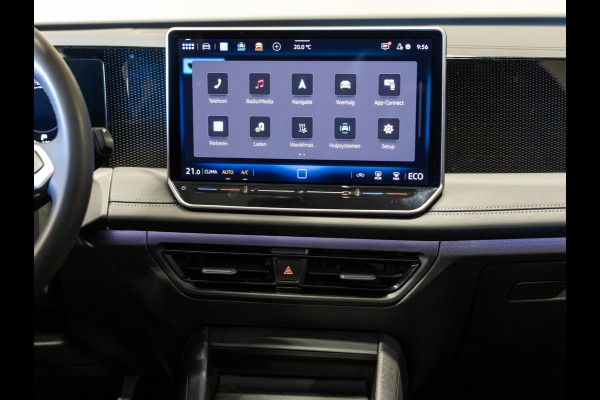 Volkswagen Tiguan 1.5 eHybrid Life Edition / 204pk / SoH 100% / Achteruitrij camera / Dodehoek herkenning / CarPlay /