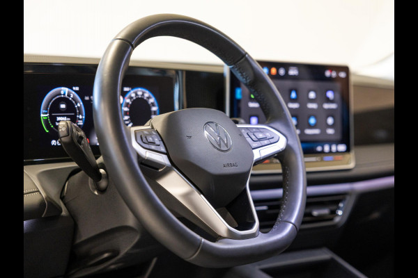 Volkswagen Tiguan 1.5 eHybrid Life Edition / 204pk / SoH 100% / Achteruitrij camera / Dodehoek herkenning / CarPlay /