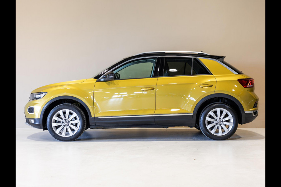 Volkswagen T-Roc 1.5 TSI Sport / 150pk / Panorama dak / Trekhaak / Achteruitrij camera /