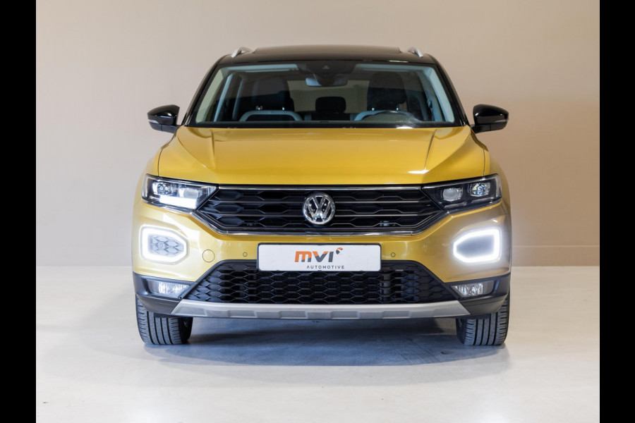 Volkswagen T-Roc 1.5 TSI Sport / 150pk / Panorama dak / Trekhaak / Achteruitrij camera /