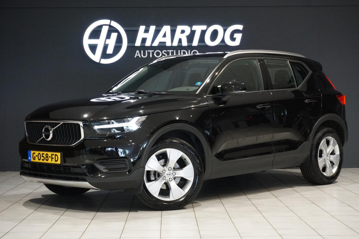 Volvo XC40 1.5 T3 Momentum Pro + DEALER ONDERHOUDEN + CAMERA / CARPLAY