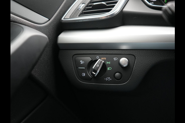 Audi Q5 50 TFSI e Quattro S Line PHEV 300pk | Trekhaak af Fabriek | Head Up | Camera | Voorstoelen Verwarmd | Apple Carplay | Navigatie | Virtual | Plug in Hybrid