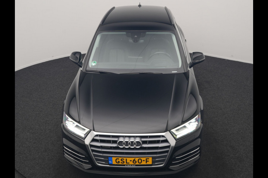 Audi Q5 50 TFSI e Quattro S Line PHEV 300pk | Trekhaak af Fabriek | Head Up | Camera | Voorstoelen Verwarmd | Apple Carplay | Navigatie | Virtual | Plug in Hybrid