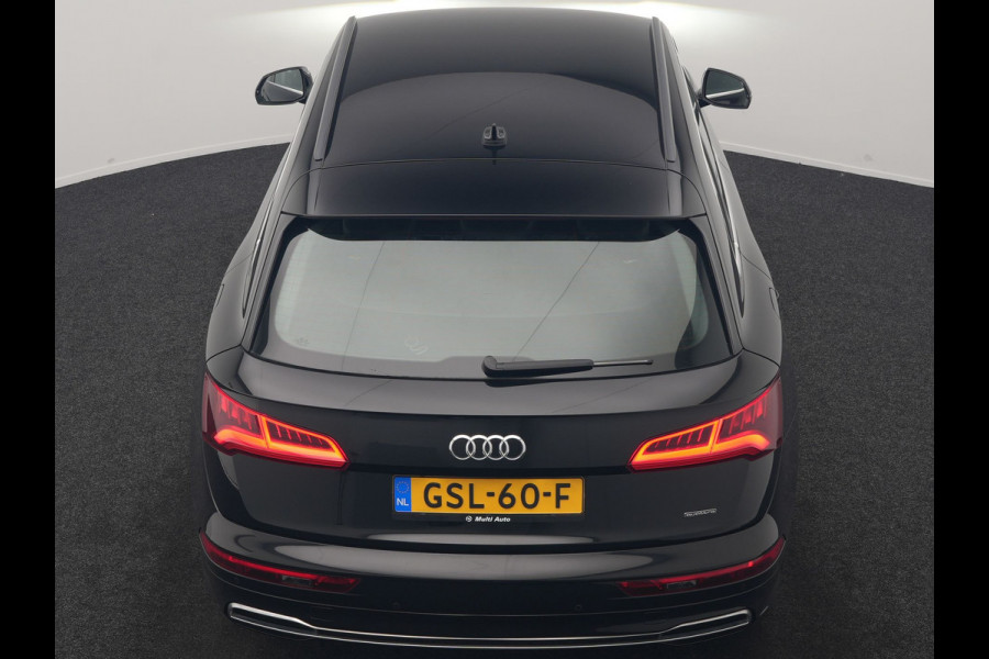 Audi Q5 50 TFSI e Quattro S Line PHEV 300pk | Trekhaak af Fabriek | Head Up | Camera | Voorstoelen Verwarmd | Apple Carplay | Navigatie | Virtual | Plug in Hybrid