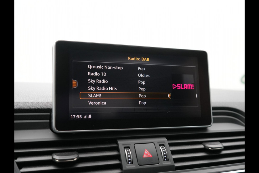 Audi Q5 50 TFSI e Quattro S Line PHEV 300pk | Trekhaak af Fabriek | Head Up | Camera | Voorstoelen Verwarmd | Apple Carplay | Navigatie | Virtual | Plug in Hybrid