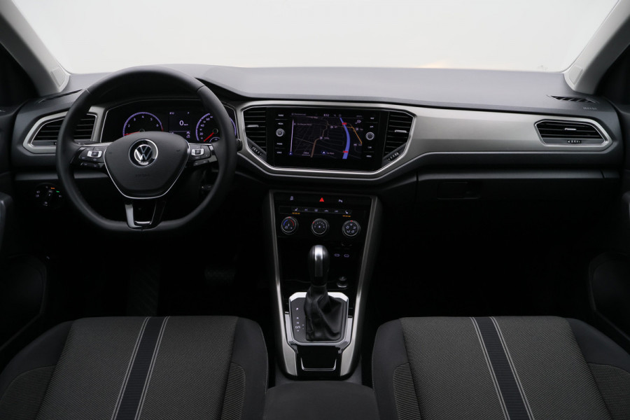 Volkswagen T-Roc 1.5 TSI DSG Style Business ACC, Apple Carplay, Stoelverwarming, Lane Assist, PDC