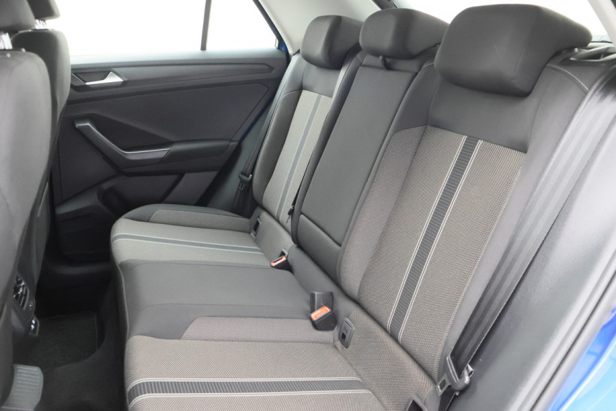 Volkswagen T-Roc 1.5 TSI DSG Style Business ACC, Apple Carplay, Stoelverwarming, Lane Assist, PDC