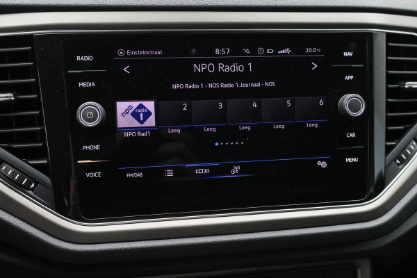 Volkswagen T-Roc 1.5 TSI DSG Style Business ACC, Apple Carplay, Stoelverwarming, Lane Assist, PDC