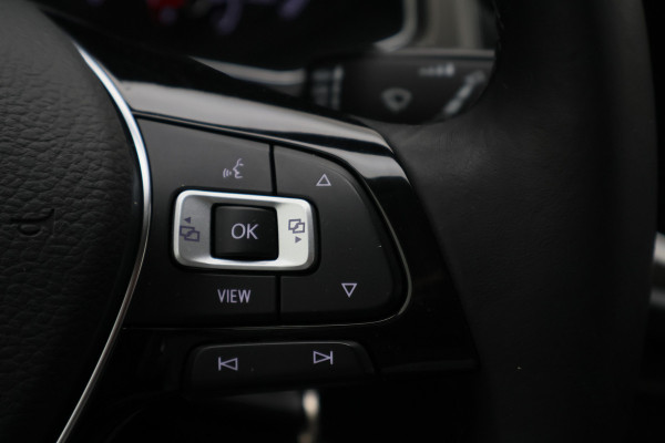Volkswagen T-Roc 1.5 TSI DSG Style Business ACC, Apple Carplay, Stoelverwarming, Lane Assist, PDC