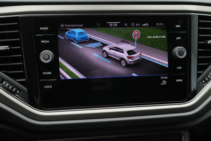 Volkswagen T-Roc 1.5 TSI DSG Style Business ACC, Apple Carplay, Stoelverwarming, Lane Assist, PDC