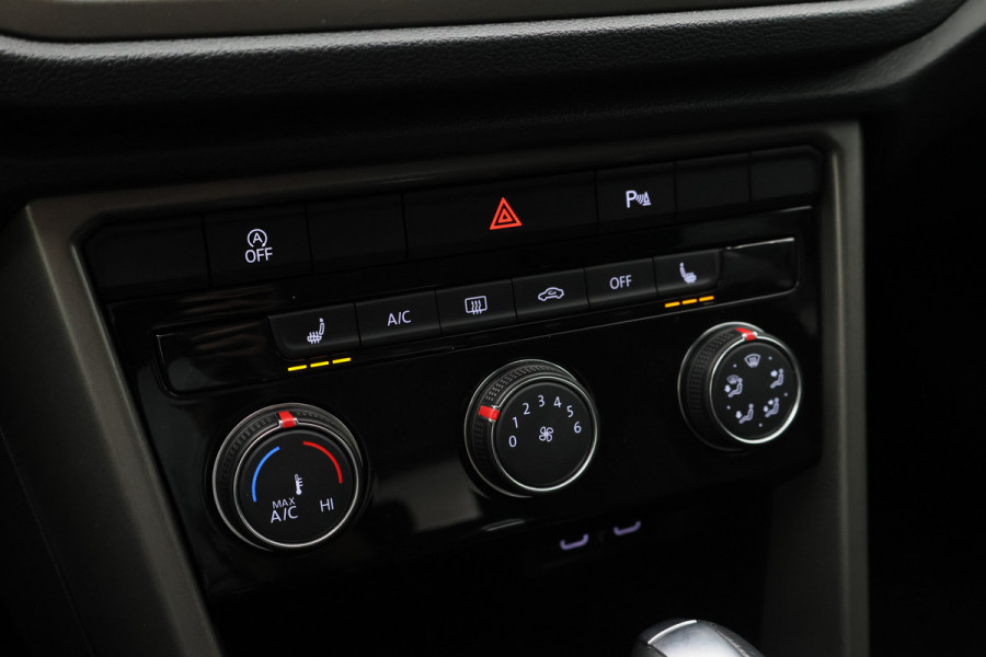 Volkswagen T-Roc 1.5 TSI DSG Style Business ACC, Apple Carplay, Stoelverwarming, Lane Assist, PDC