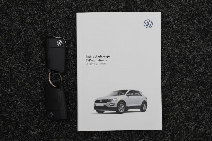 Volkswagen T-Roc 1.5 TSI DSG Style Business ACC, Apple Carplay, Stoelverwarming, Lane Assist, PDC