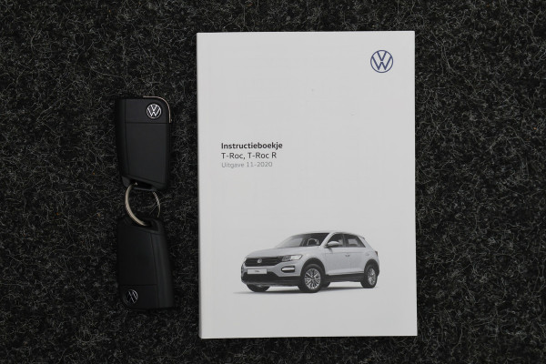 Volkswagen T-Roc 1.5 TSI DSG Style Business ACC, Apple Carplay, Stoelverwarming, Lane Assist, PDC