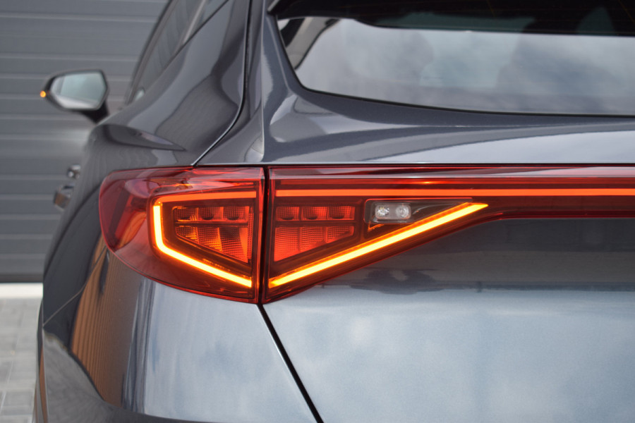 CUPRA Formentor 1.4 e-Hybrid 245pk VZ Copper Edition | Pano | Leer | 360 camera