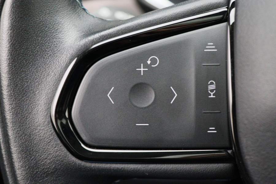 Lynk & Co 01 1.5 Plug-in Hybrid 360° Camera, Trekhaak, Panoramadak, ACC, Apple Carplay, DAB, PDC, 20''