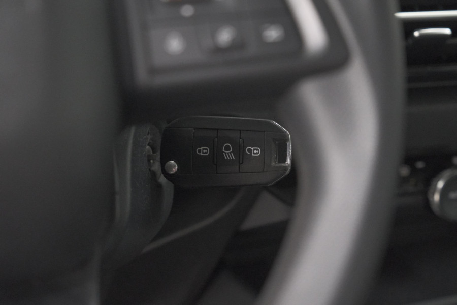 Citroën Ë-C4 Live 50 kWh | 11 KW lader | 93,1% SOH | Apple Carplay | Parkeersensoren | LED