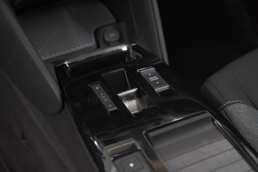 Citroën Ë-C4 Live 50 kWh | 11 KW lader | 93,1% SOH | Apple Carplay | Parkeersensoren | LED