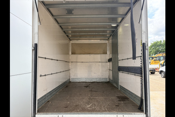 Iveco Daily 35C16 3.0 160PK Bakwagen Laadklep Zijdeur Camera Climate Control Bluetooth Meubelbak Koffer