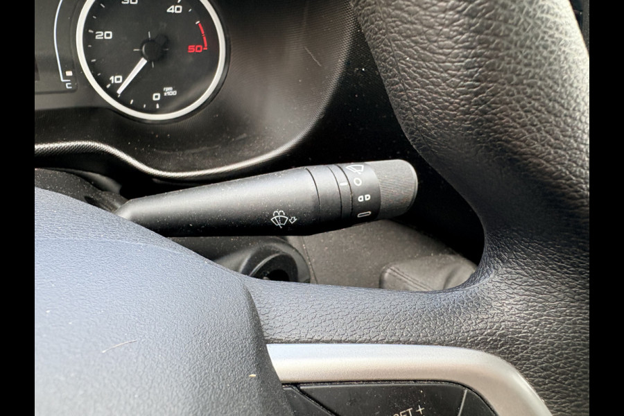Iveco Daily 35C16 3.0 160PK Bakwagen Laadklep Zijdeur Camera Climate Control Bluetooth Meubelbak Koffer