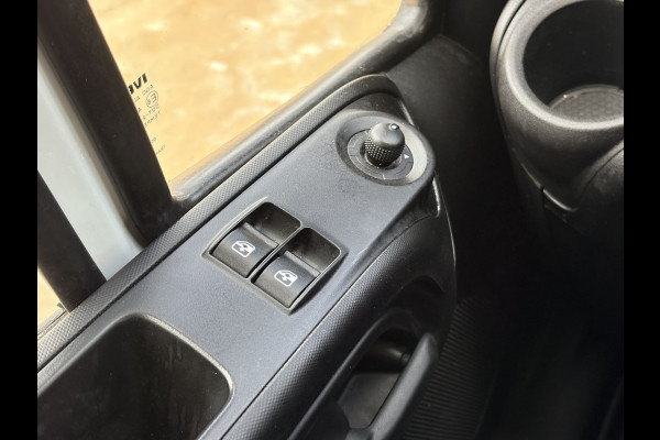 Iveco Daily 35C16 3.0 160PK Bakwagen Laadklep Zijdeur Camera Climate Control Bluetooth Meubelbak Koffer