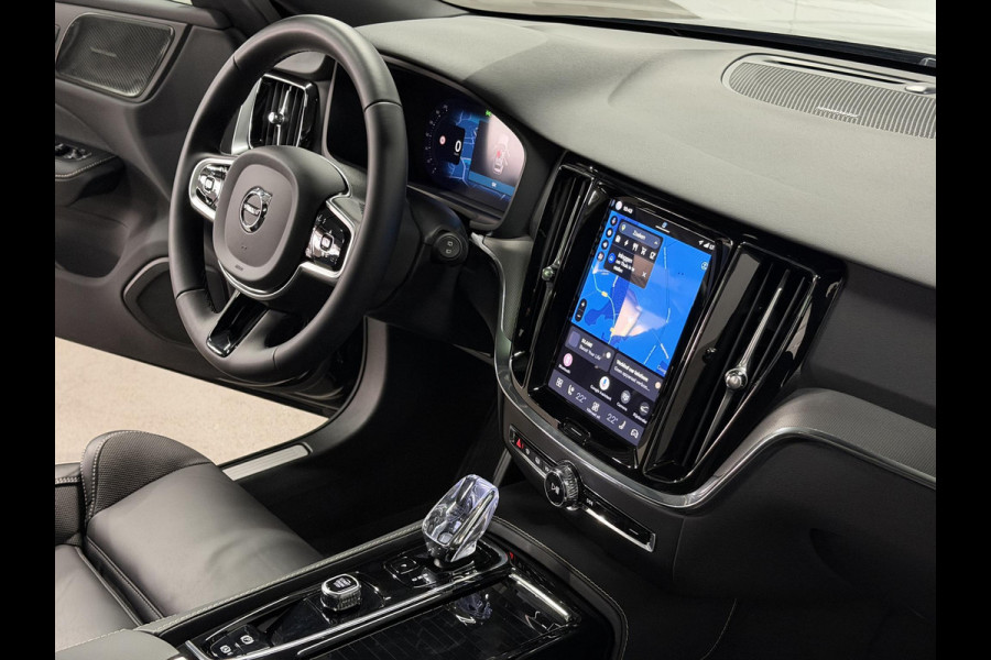 Volvo V60 2.0 T6 Plug-in hybrid AWD Plus Dark Open dak | Harman/Kardon | Adapt. cruise | 360 camera | Verwarmde voorruit | Stuur-/Stoelverwarming | Google | Keyless
