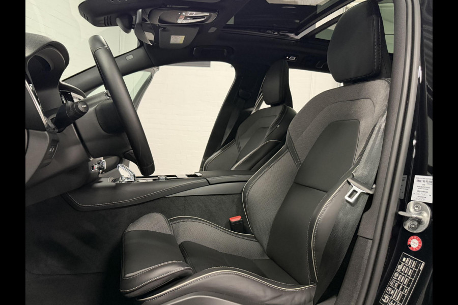 Volvo V60 2.0 T6 Plug-in hybrid AWD Plus Dark Open dak | Harman/Kardon | Adapt. cruise | 360 camera | Verwarmde voorruit | Stuur-/Stoelverwarming | Google | Keyless