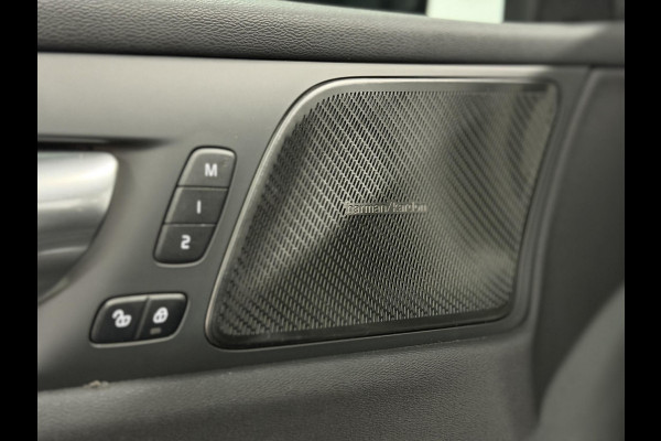 Volvo V60 2.0 T6 Plug-in hybrid AWD Plus Dark Open dak | Harman/Kardon | Adapt. cruise | 360 camera | Verwarmde voorruit | Stuur-/Stoelverwarming | Google | Keyless