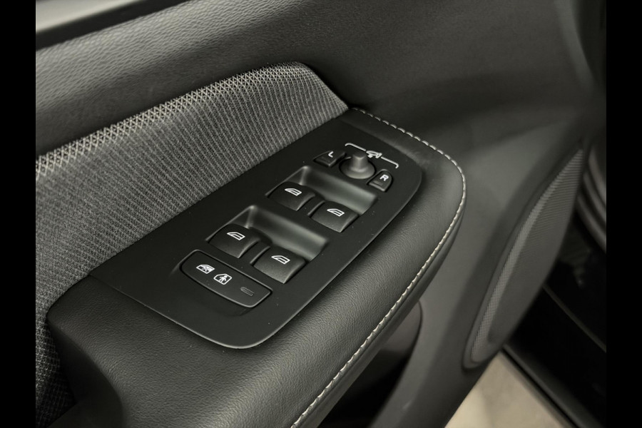 Volvo V60 2.0 T6 Plug-in hybrid AWD Plus Dark Open dak | Harman/Kardon | Adapt. cruise | 360 camera | Verwarmde voorruit | Stuur-/Stoelverwarming | Google | Keyless