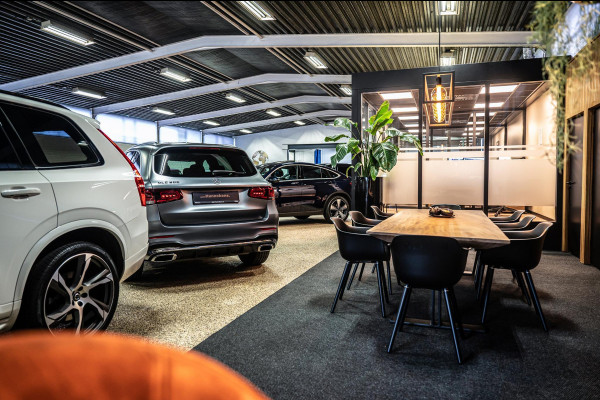 Volvo V60 2.0 T6 Plug-in hybrid AWD Plus Dark Open dak | Harman/Kardon | Adapt. cruise | 360 camera | Verwarmde voorruit | Stuur-/Stoelverwarming | Google | Keyless