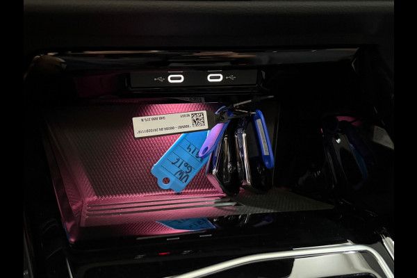 Volkswagen Golf 8.5 1.5 eTSI Style 50Jahre |Garantie t/m 2029 | Pano | DCC | Head-Up | ErgoActive | ACC | IQ LED +| Camera |