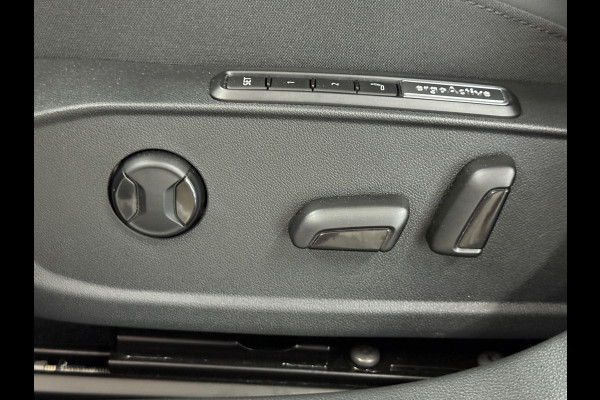 Volkswagen Golf 8.5 1.5 eTSI Style 50Jahre |Garantie t/m 2029 | Pano | DCC | Head-Up | ErgoActive | ACC | IQ LED +| Camera |