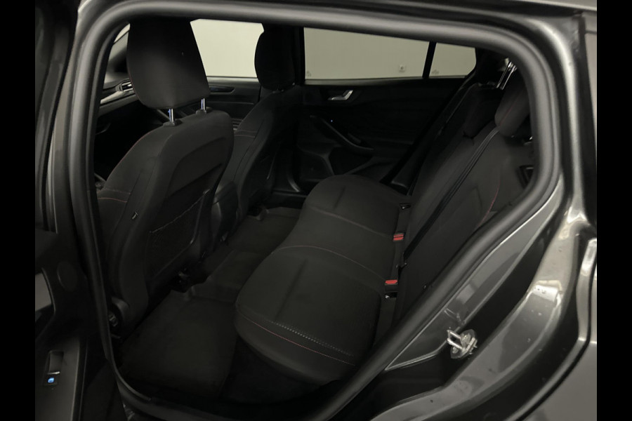 Ford FOCUS Wagon 1.0 EcoBoost Hybrid ST Line X | Winter Pack | Bang & Olufsen Audio | Navigatie |