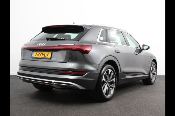 Audi e-tron 50 quattro S-Line edition Panoramadak Navigatie Camera Parkeersensoren Elektrische achterklep Elektrische stoelen en verwarmd Virtual Cockpit Climate Control
